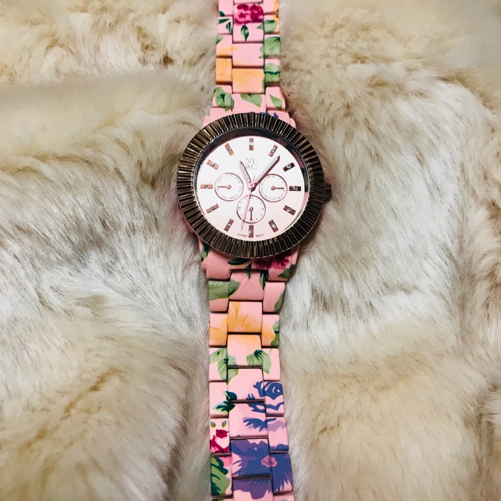 New York and Company watch.